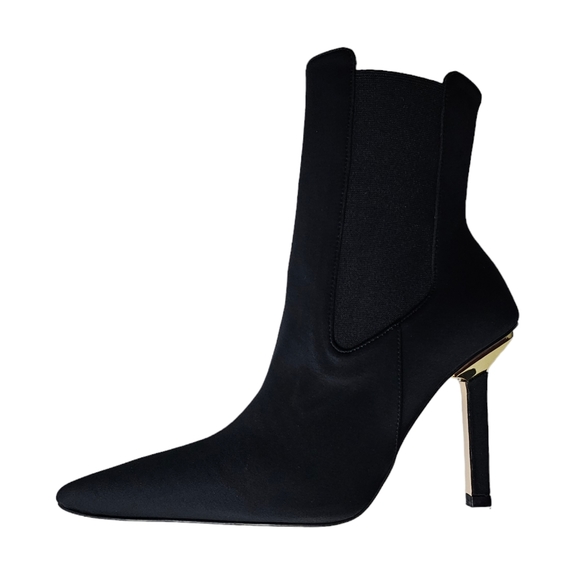 Good American Pointed Toe Chelsea Boot in Neoprene Black Size 7.5